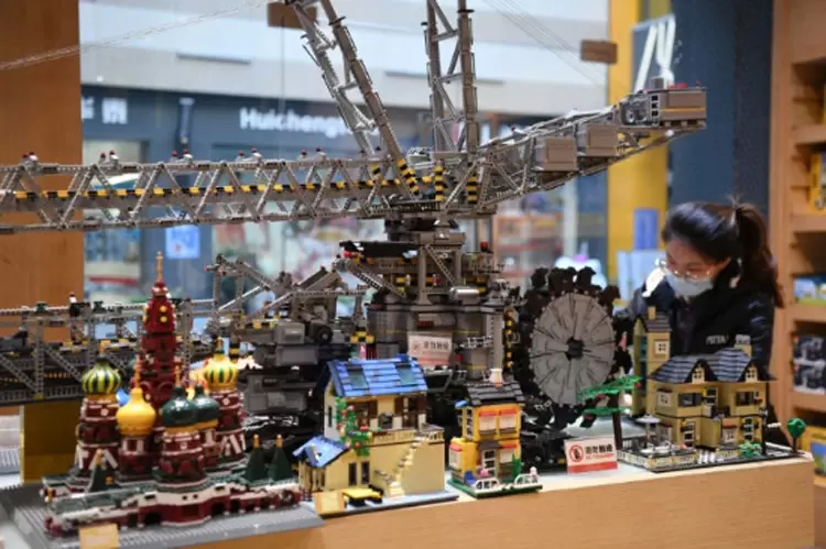 Игрушки и электроинструменты