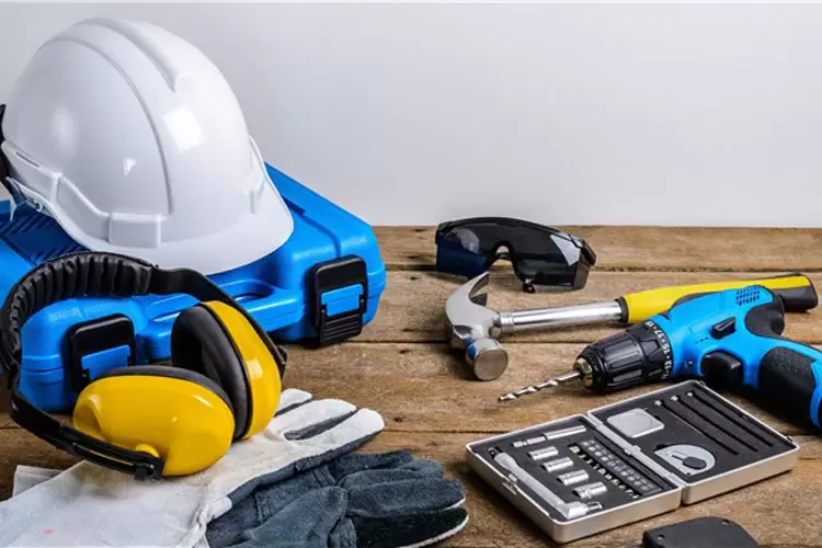 Игрушки и электроинструменты